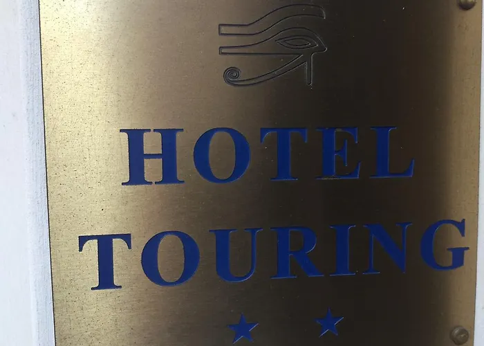 Touring מלון